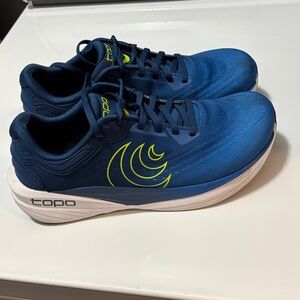 Topo Men's Phantom 4 Running shoes size 10